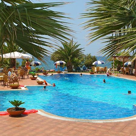 Hotel Oasis Кипарисия Екстериор снимка