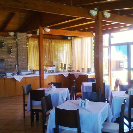 Hotel Oasis Кипарисия Екстериор снимка