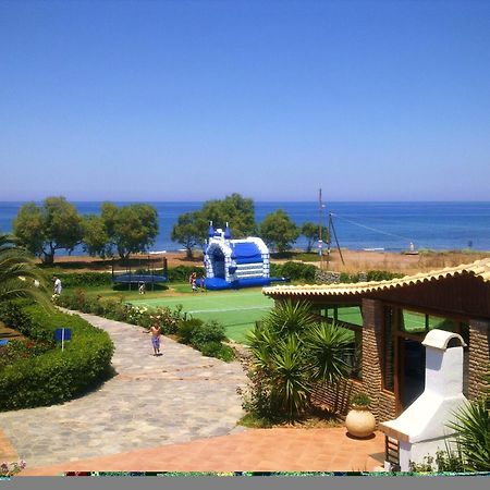 Hotel Oasis Кипарисия Екстериор снимка