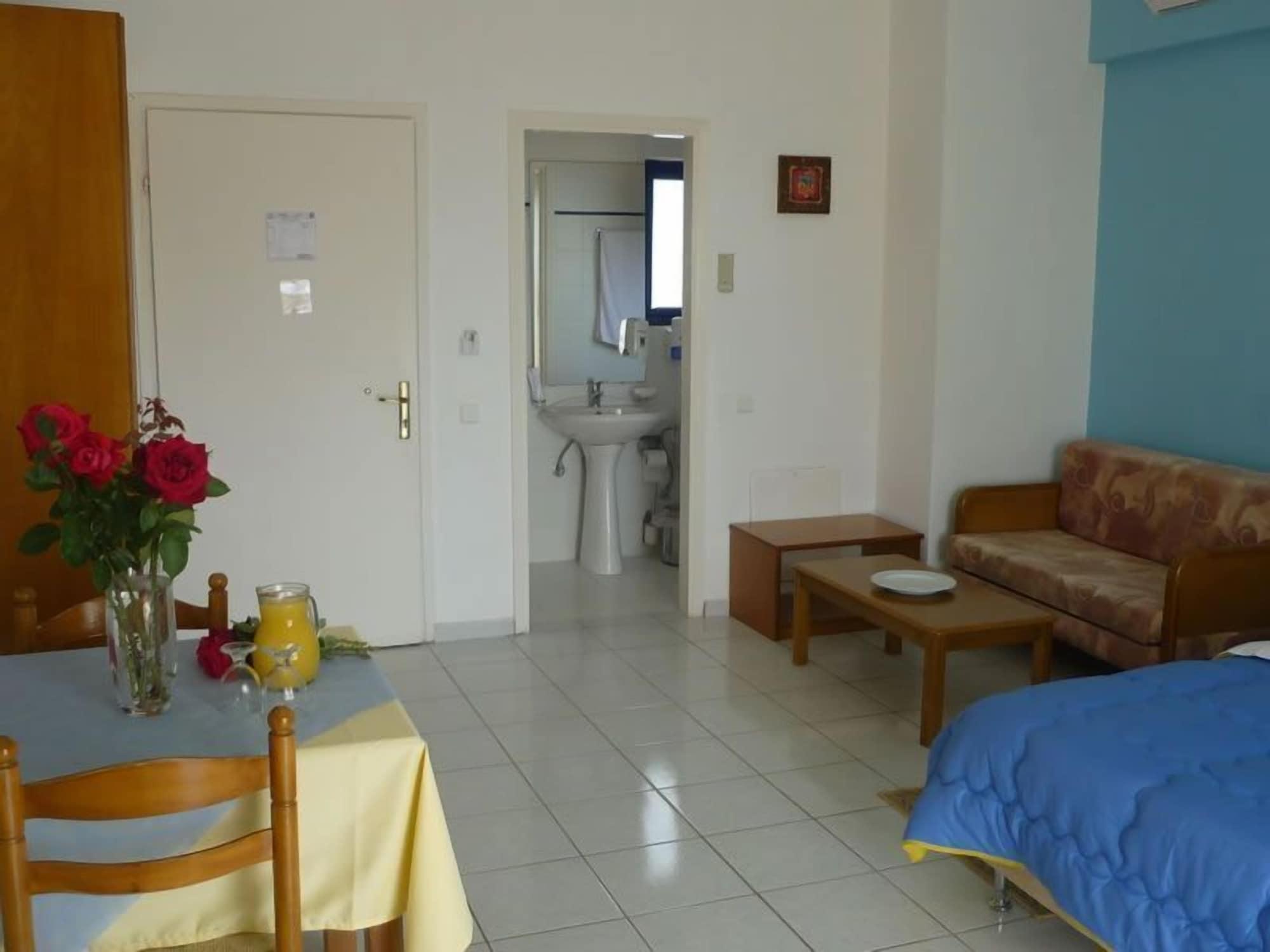 Hotel Oasis Кипарисия Екстериор снимка
