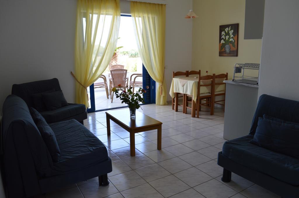 Hotel Oasis Кипарисия Екстериор снимка