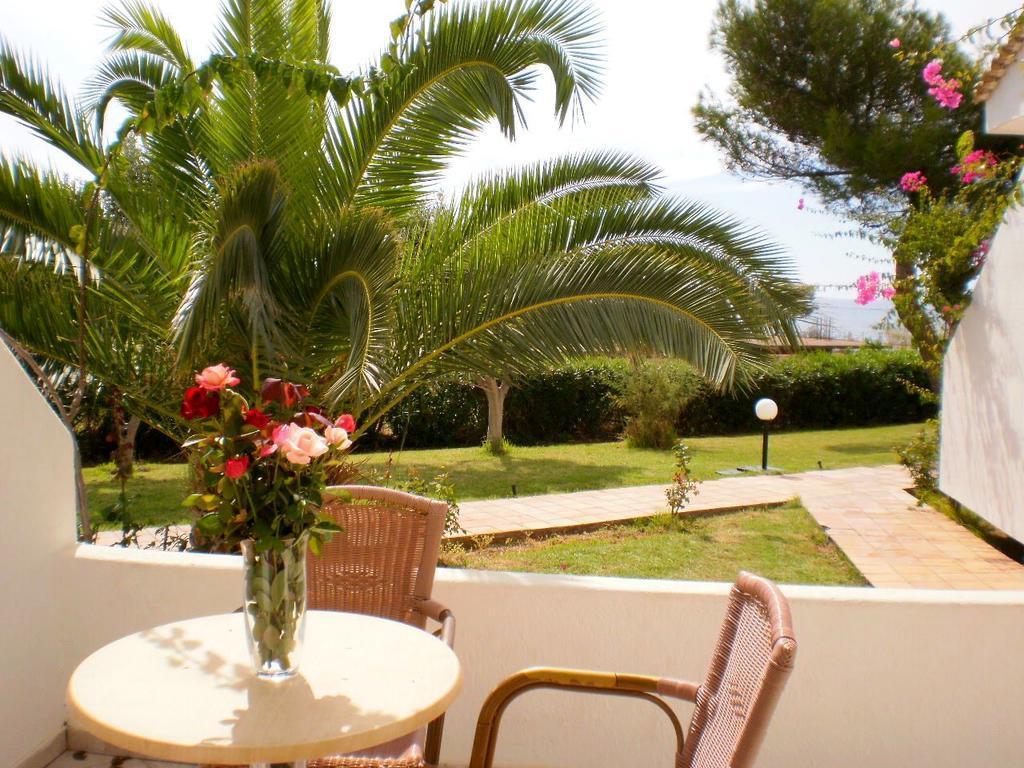 Hotel Oasis Кипарисия Екстериор снимка