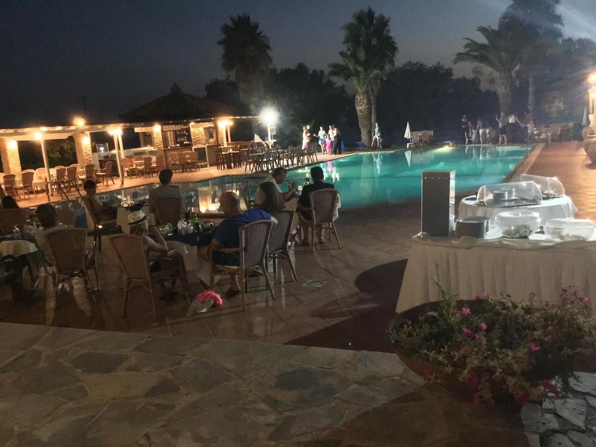 Hotel Oasis Кипарисия Екстериор снимка
