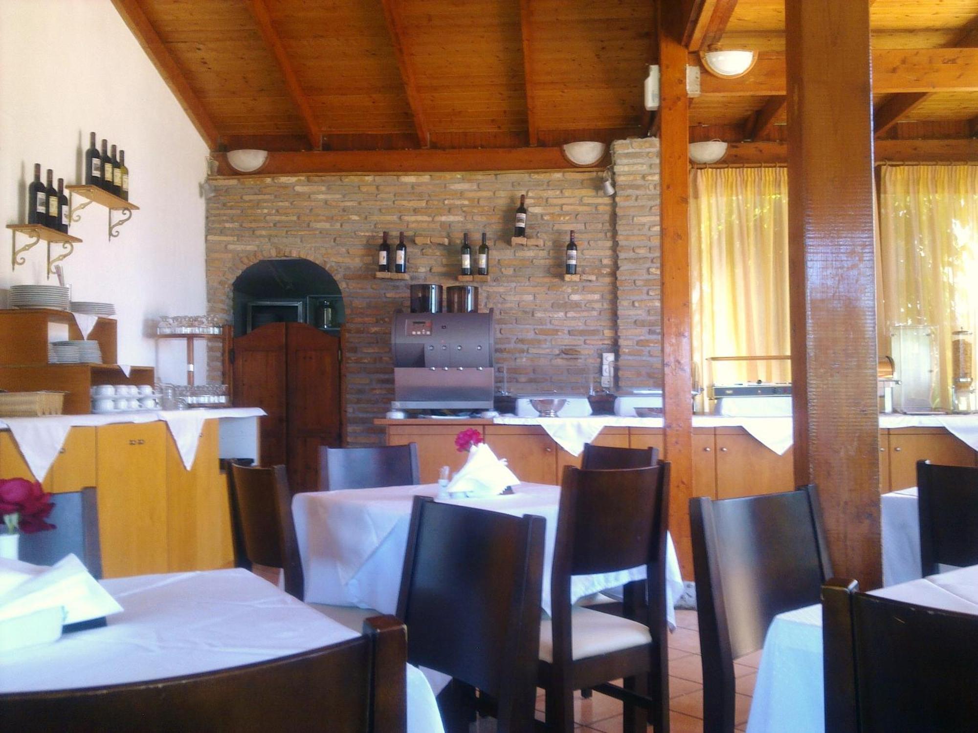 Hotel Oasis Кипарисия Екстериор снимка