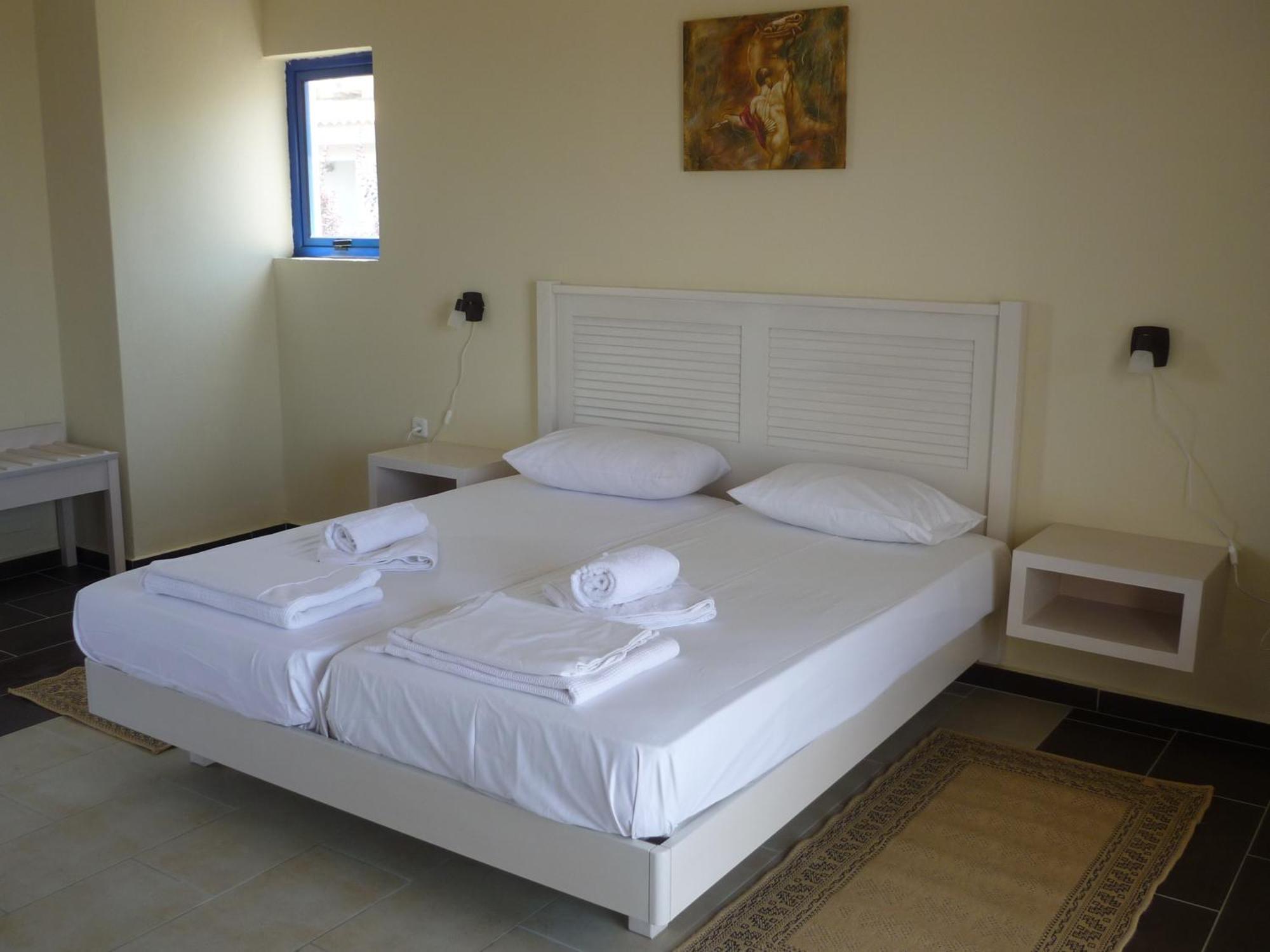 Hotel Oasis Кипарисия Екстериор снимка