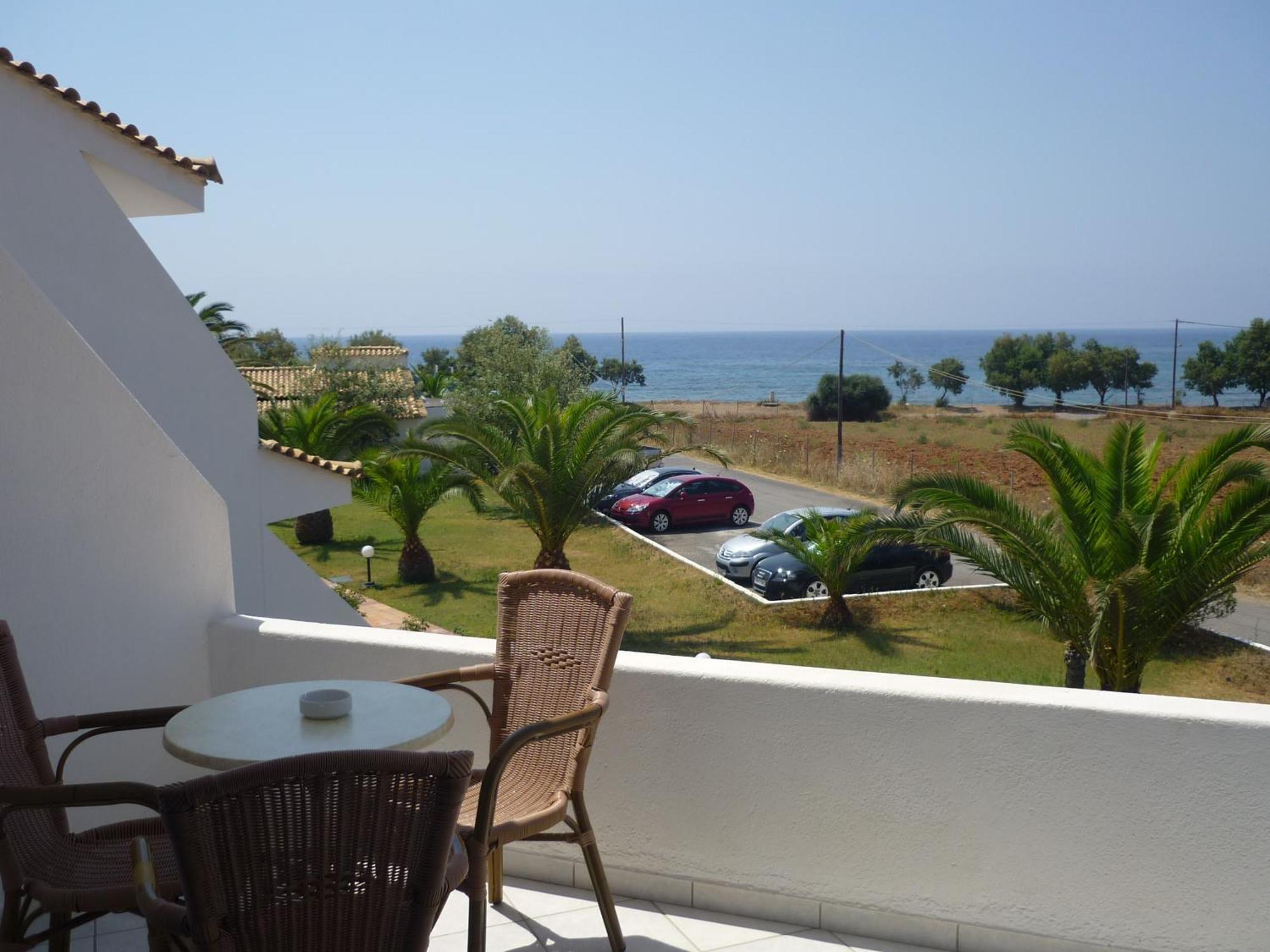 Hotel Oasis Кипарисия Екстериор снимка