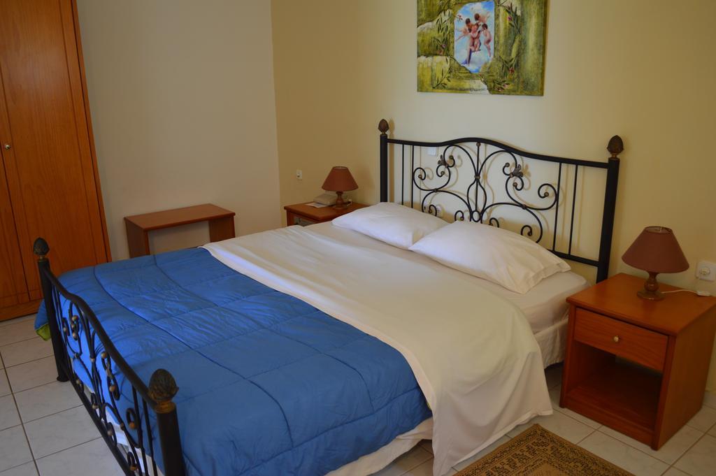 Hotel Oasis Кипарисия Екстериор снимка