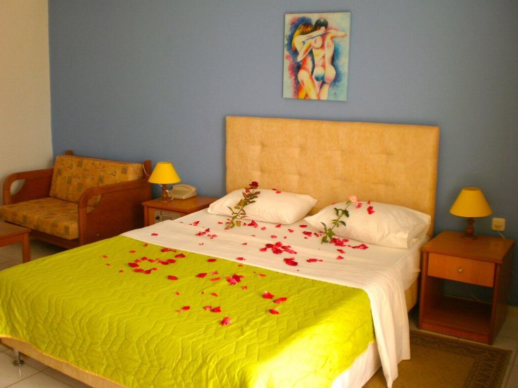 Hotel Oasis Кипарисия Екстериор снимка