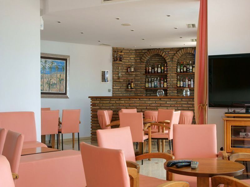 Hotel Oasis Кипарисия Екстериор снимка