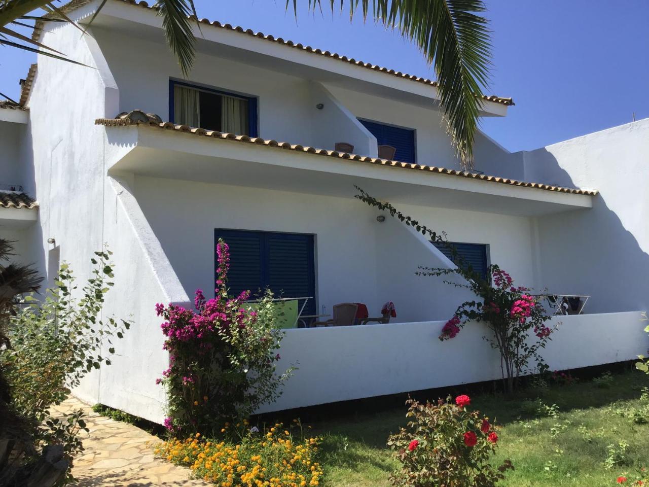 Hotel Oasis Кипарисия Екстериор снимка